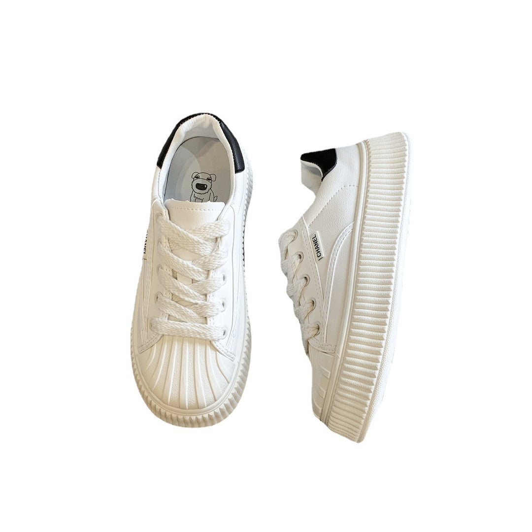 Dam klassiska sneakers med halkfri platåsål Mirla-Eva Jonsson