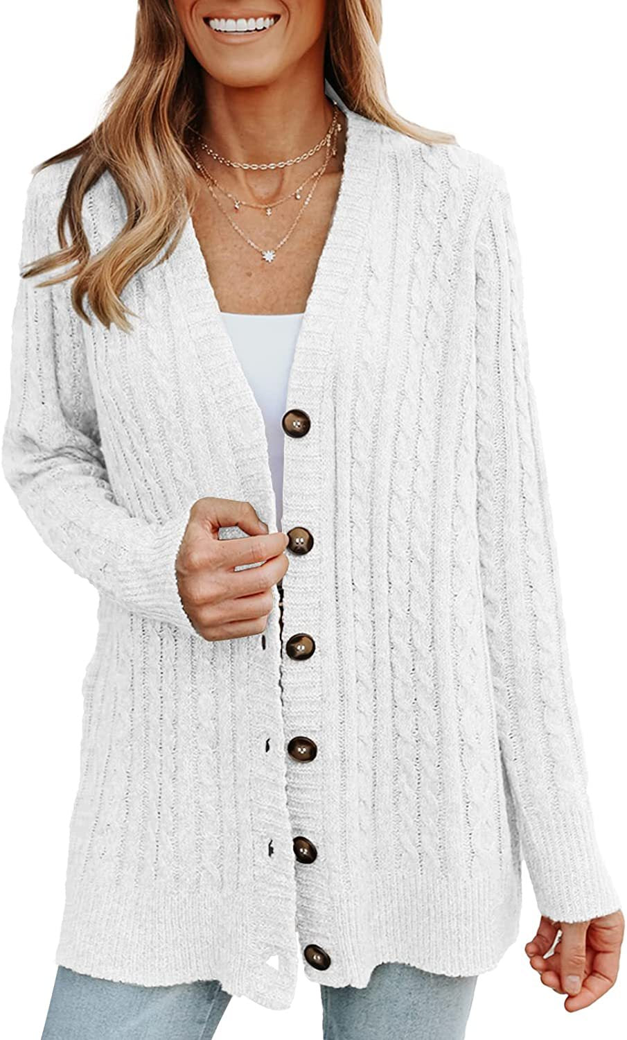 Dam kort grovstickad cardigan med strukturell design och funktionella knappar Eva Jonsson-Eva Jonsson