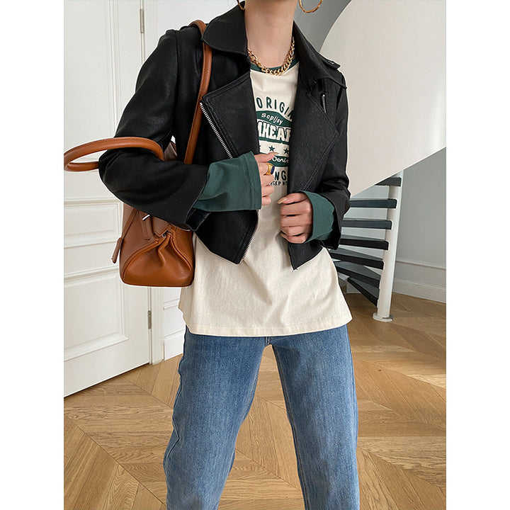 Dam kort jacka i bikerstil Mirla-Eva Jonsson