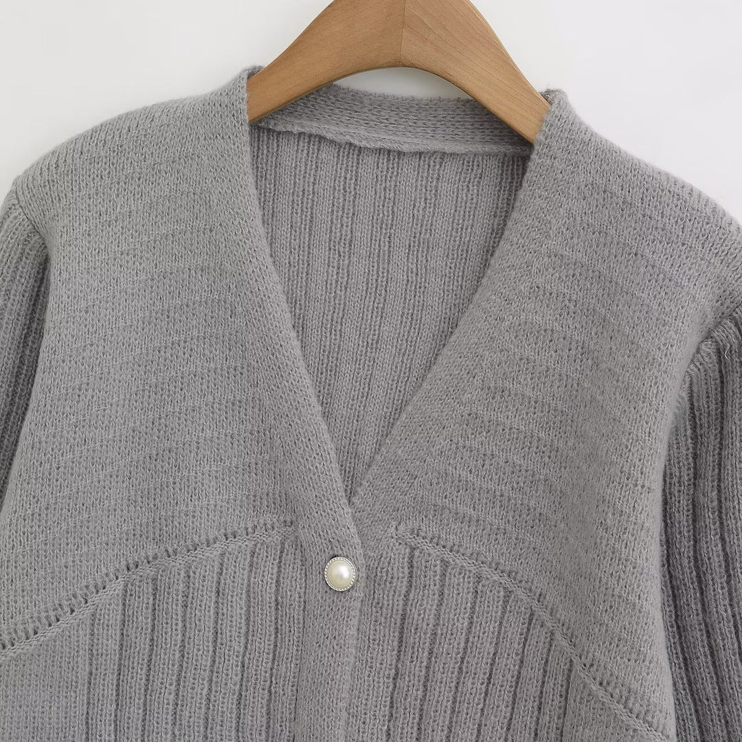 Dam kort stickad cardigan Mirla-Eva Jonsson