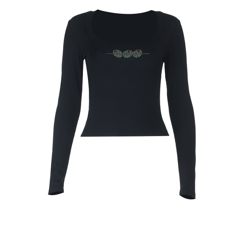 Dam långärmad skjorta med trendig halterneck-cut och glad broderimotiv Mirla-Eva Jonsson
