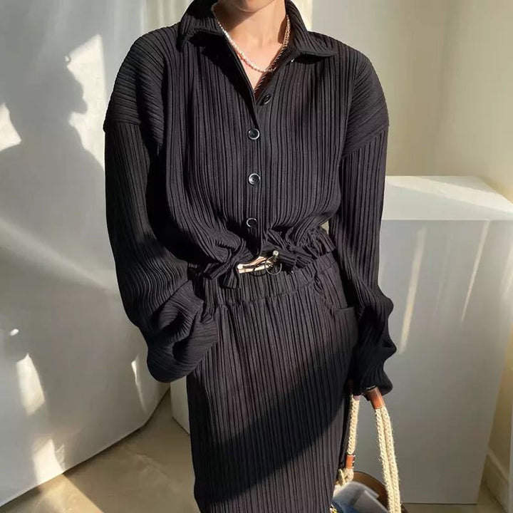 Dam långärmad skjortklänning med justerbar design och elegant strukturväv-Eva Jonsson