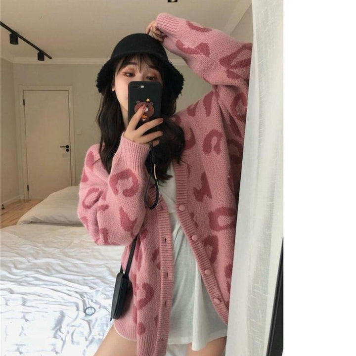 Dam långpile cardigan med leopardmönster Mirla-Eva Jonsson