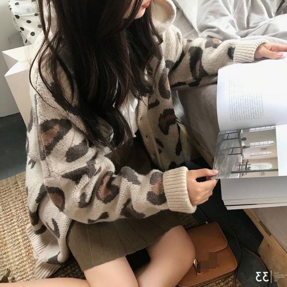 Dam långpile cardigan med leopardmönster Mirla-Eva Jonsson