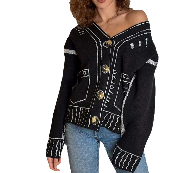 Dam lös stickad kofta med utsökt design och stora knappar Mirla-Eva Jonsson