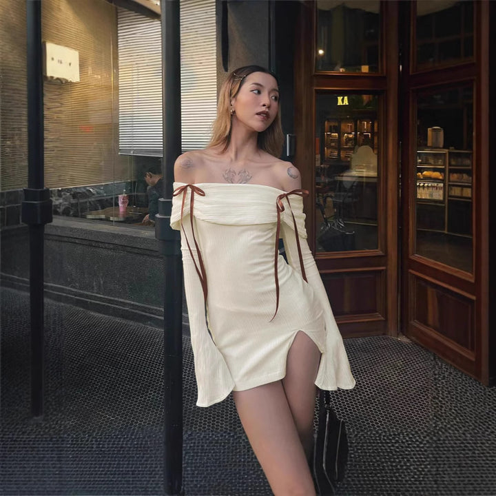 Dam mini dress med off-shoulder design och dekorativa snörningar Mirla-Eva Jonsson