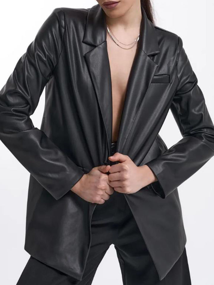 Dam minimalistisch och elegant konstläder blazer Mirla-Eva Jonsson