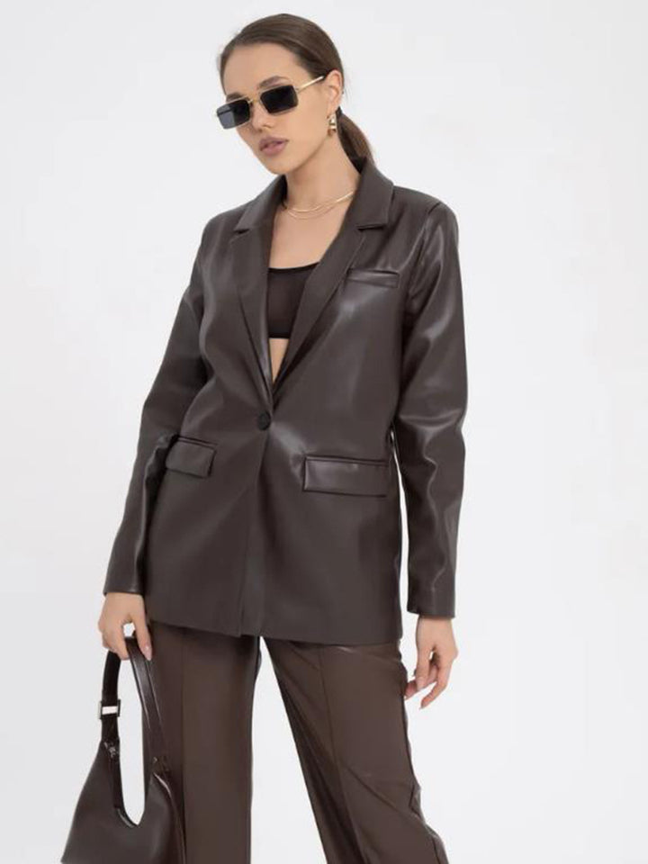 Dam minimalistisch och elegant konstläder blazer Mirla-Eva Jonsson