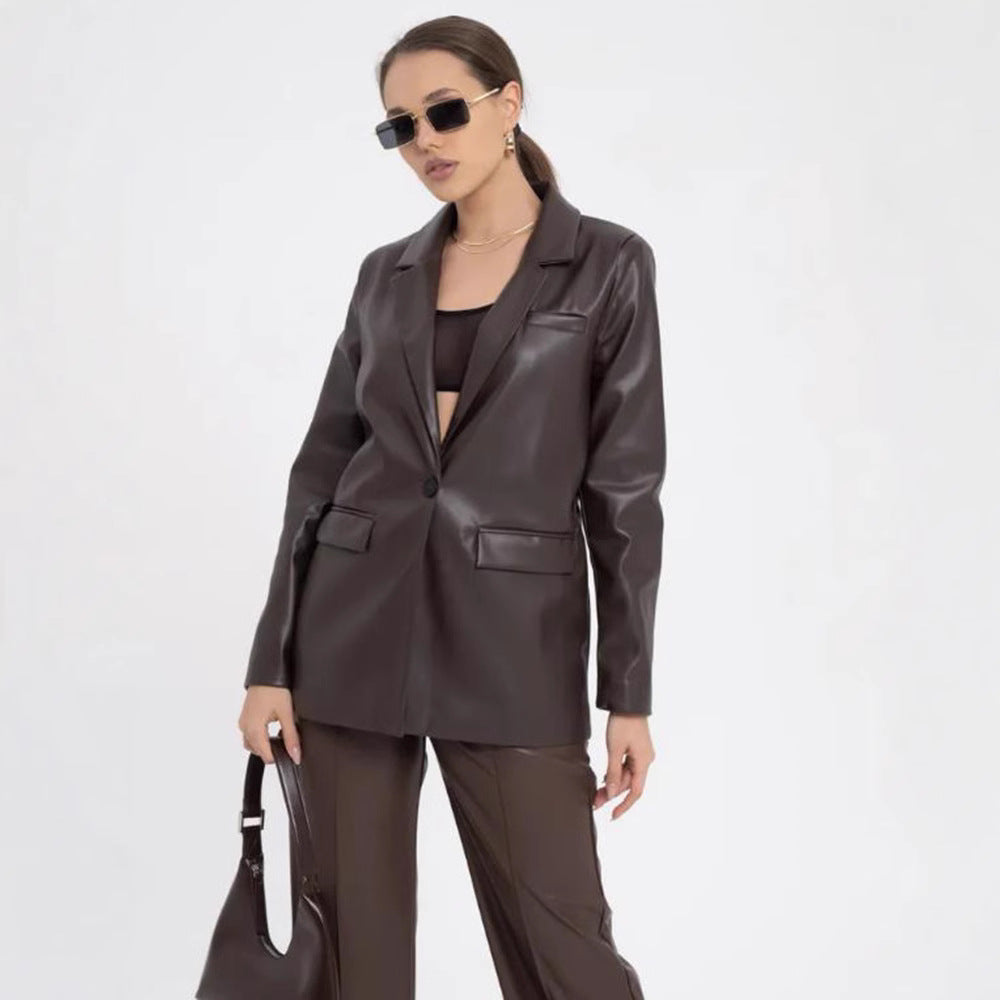 Dam minimalistisch och elegant konstläder blazer Mirla-Eva Jonsson