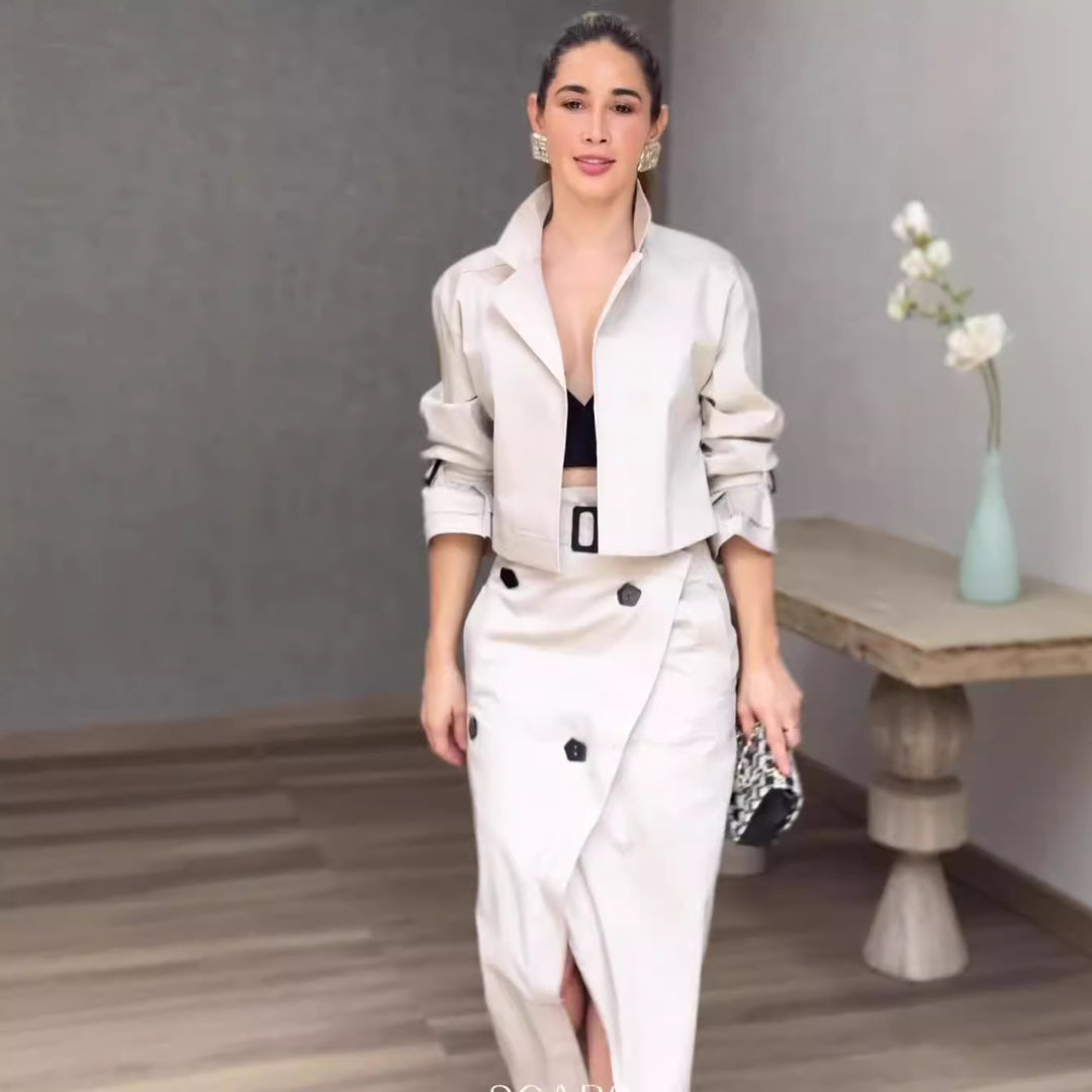 Dam moderiktig jacka och kjolset Eva Jonsson-Eva Jonsson