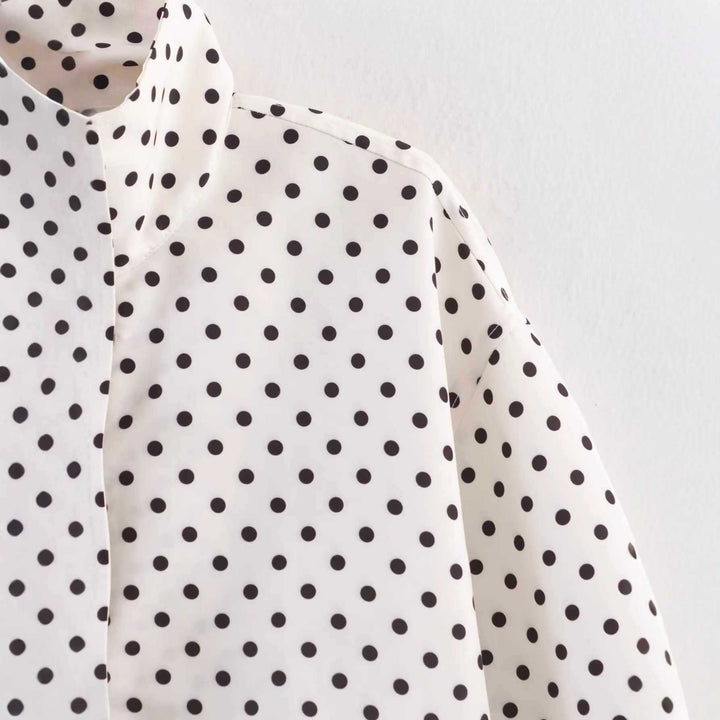 Dam modisch bomberjacka med prickdesign och praktiska fickor Mirla-Eva Jonsson