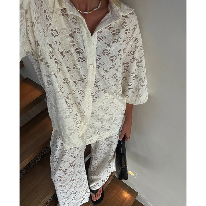 Dam oversized skjortblusset med blommiga detaljer Mirla-Eva Jonsson