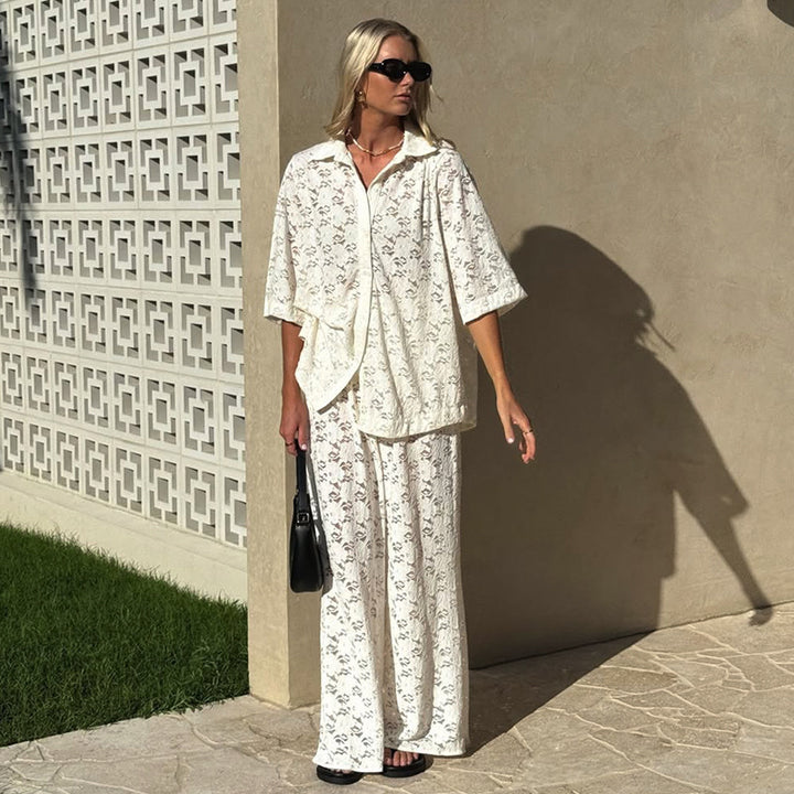 Dam oversized skjortblusset med blommiga detaljer Mirla-Eva Jonsson
