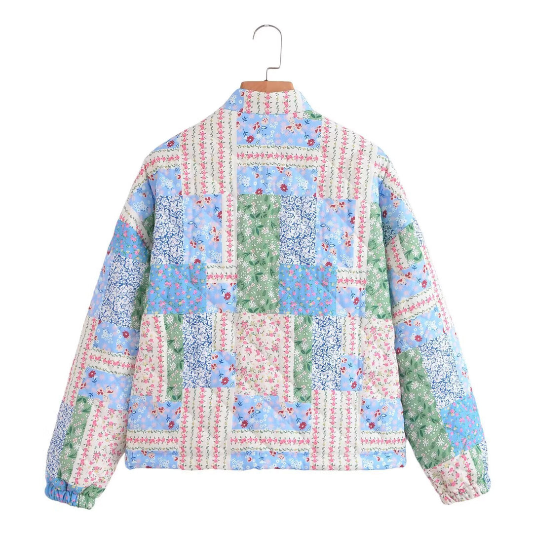 Dam quiltad patchwork-jacka med blommönster och praktiska fickor Mirla-Eva Jonsson