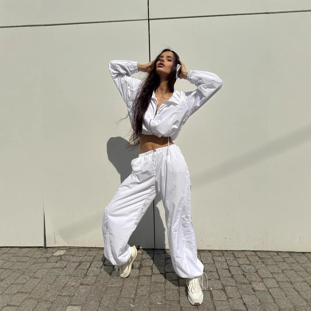 Dam sportig cropped jacka med höga muddar Mirla-Eva Jonsson