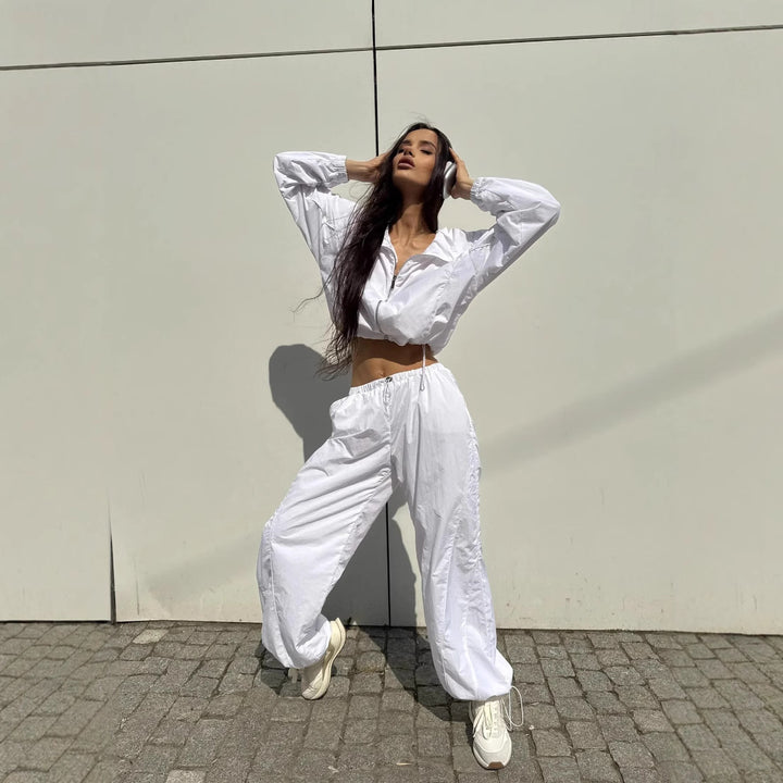 Dam sportig cropped jacka med höga muddar Mirla-Eva Jonsson