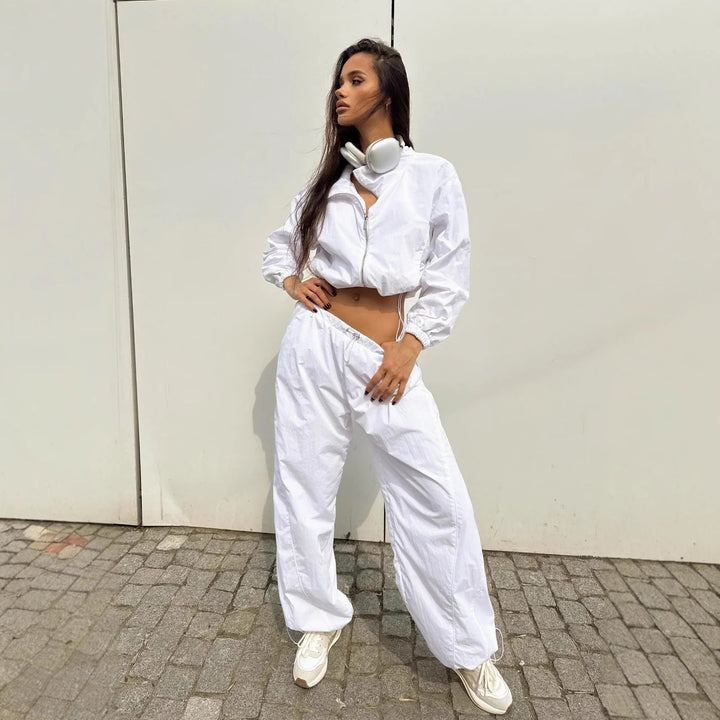 Dam sportig cropped jacka med höga muddar Mirla-Eva Jonsson
