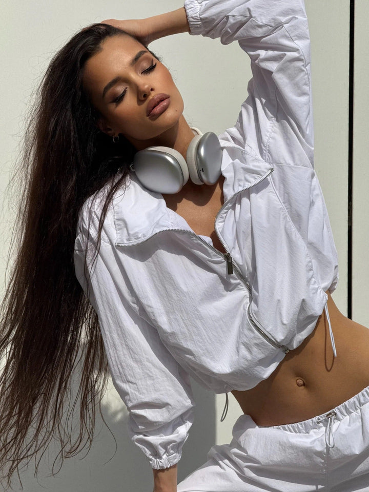 Dam sportig cropped jacka med höga muddar Mirla-Eva Jonsson