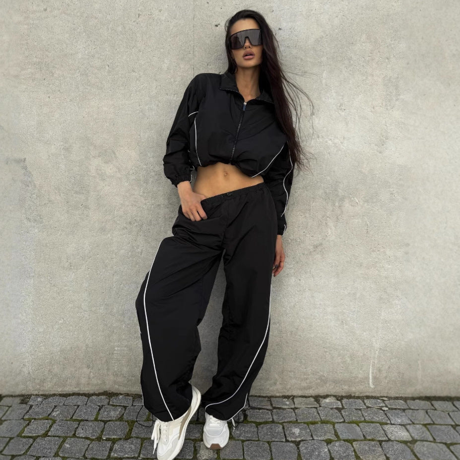 Dam sportig cropped jacka med höga muddar Mirla-Eva Jonsson