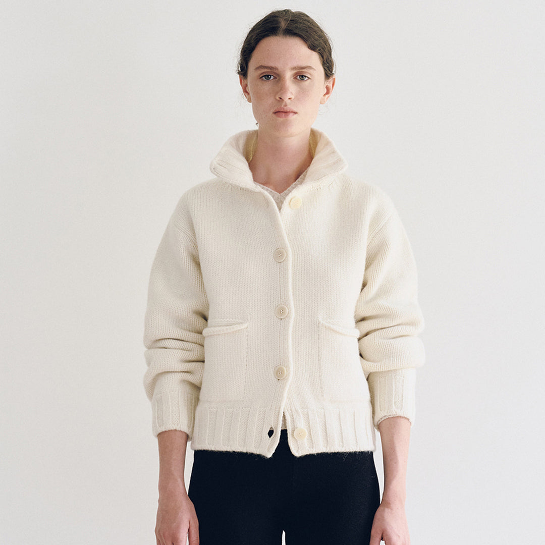 Dam sportig stickad cardigan med krage Mirla-Eva Jonsson