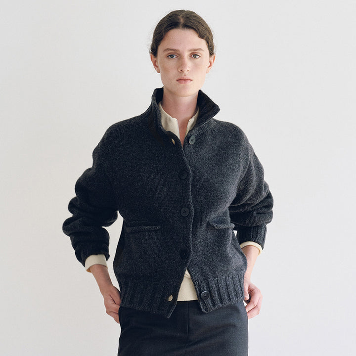 Dam sportig stickad cardigan med krage Mirla-Eva Jonsson