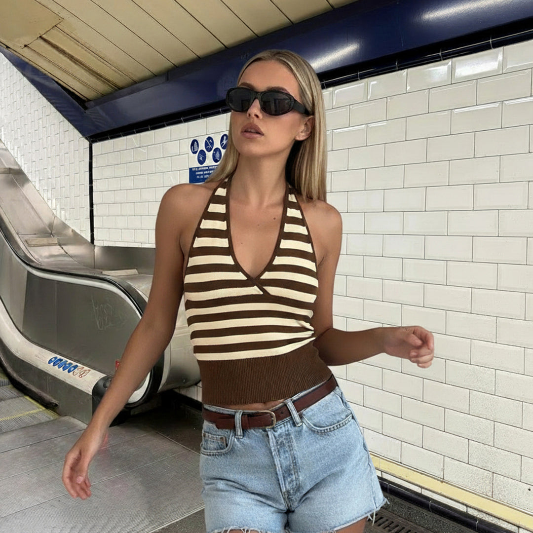 Dam sportigt crop-top med justerbar ryggdesign och kontrasterande ränder Mirla-Eva Jonsson