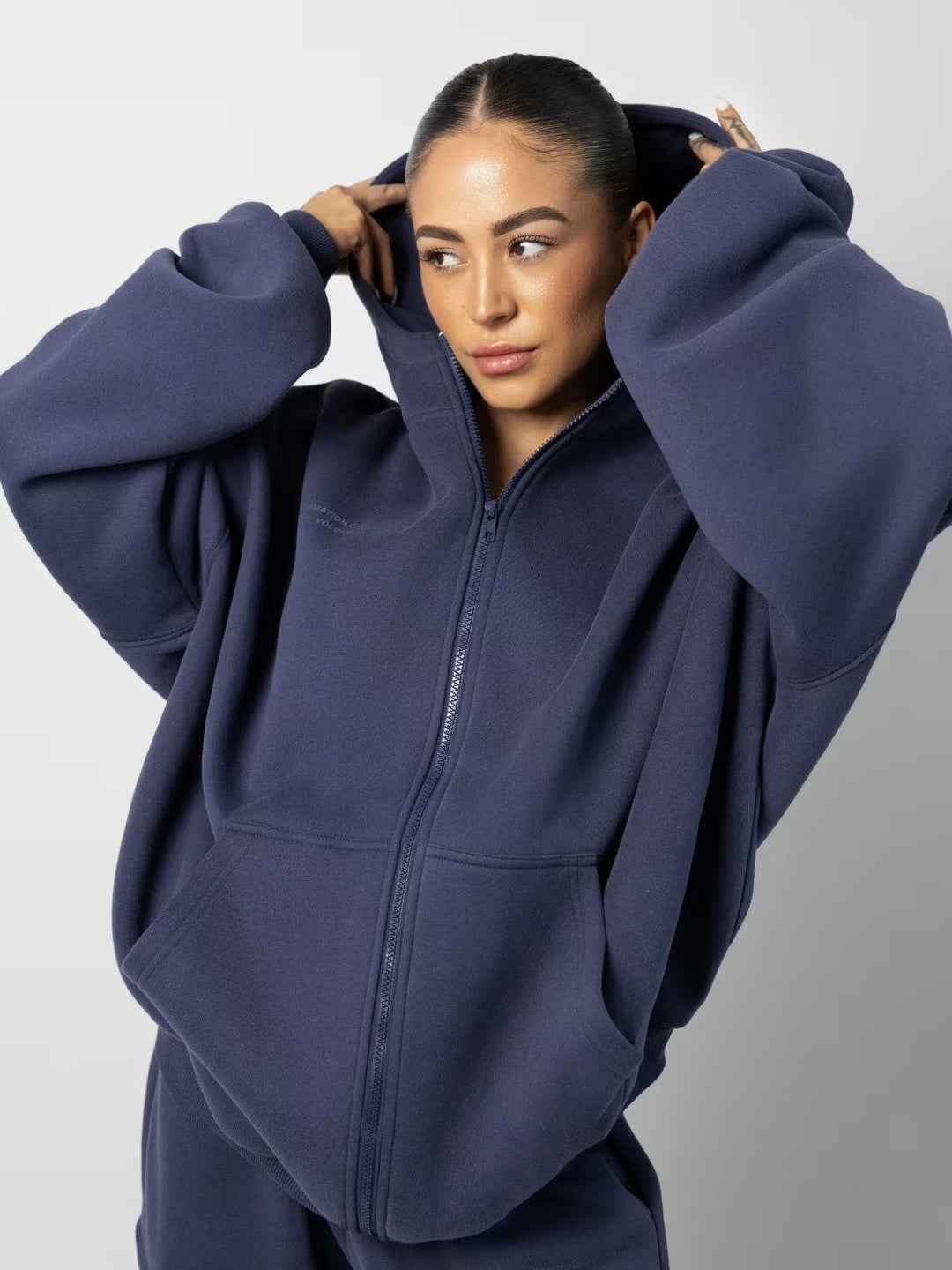 Dam sportigt fleece-hoodie-set med dragkedja och vida byxor Eva Jonsson-Eva Jonsson