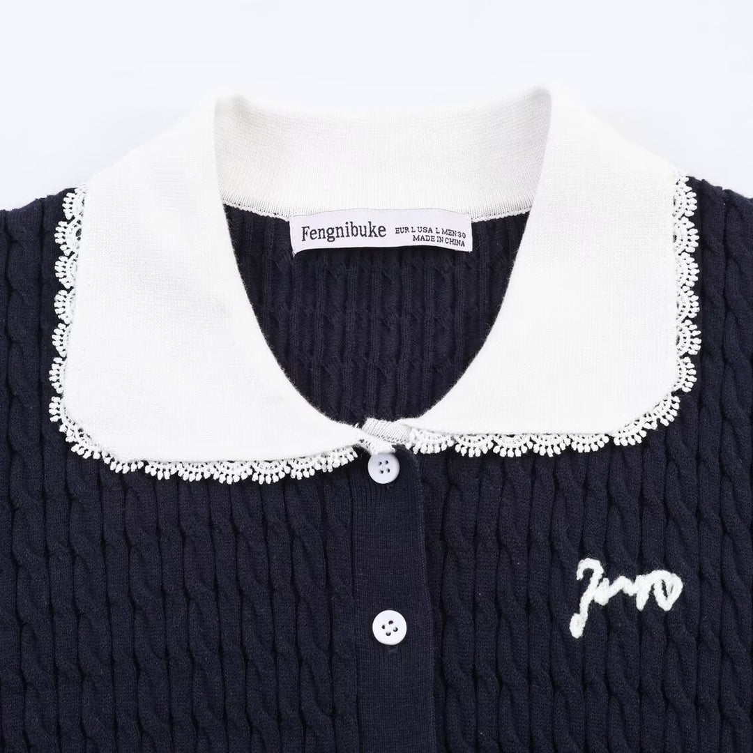 Dam stickblus med elegant kragedekoration Mirla-Eva Jonsson