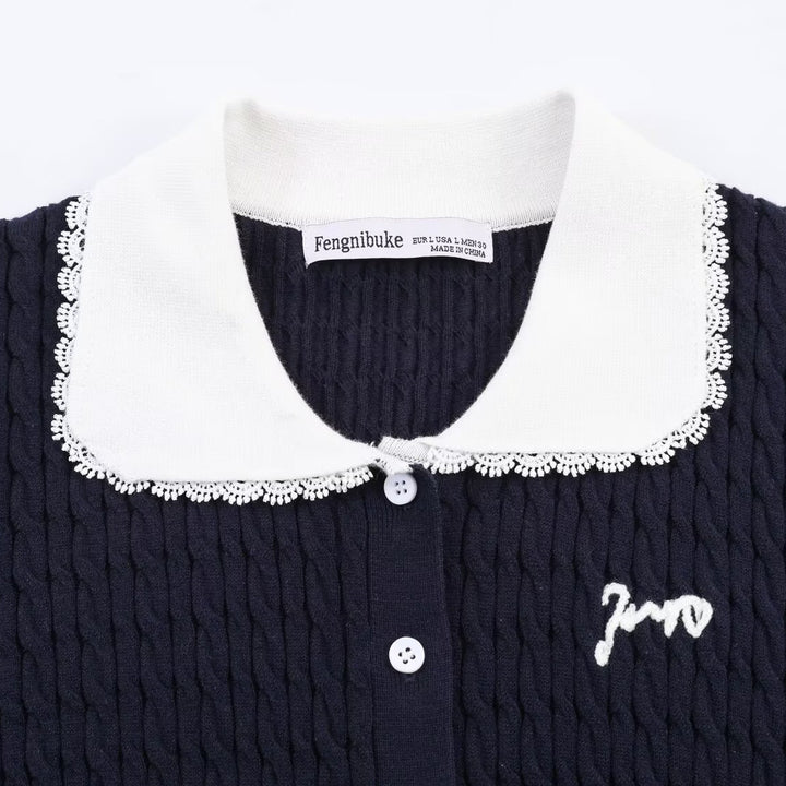 Dam stickblus med elegant kragedekoration Mirla-Eva Jonsson