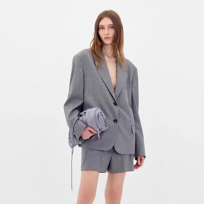 Dam stilren oversized blazer med subtilt rutig mönster Mirla-Eva Jonsson