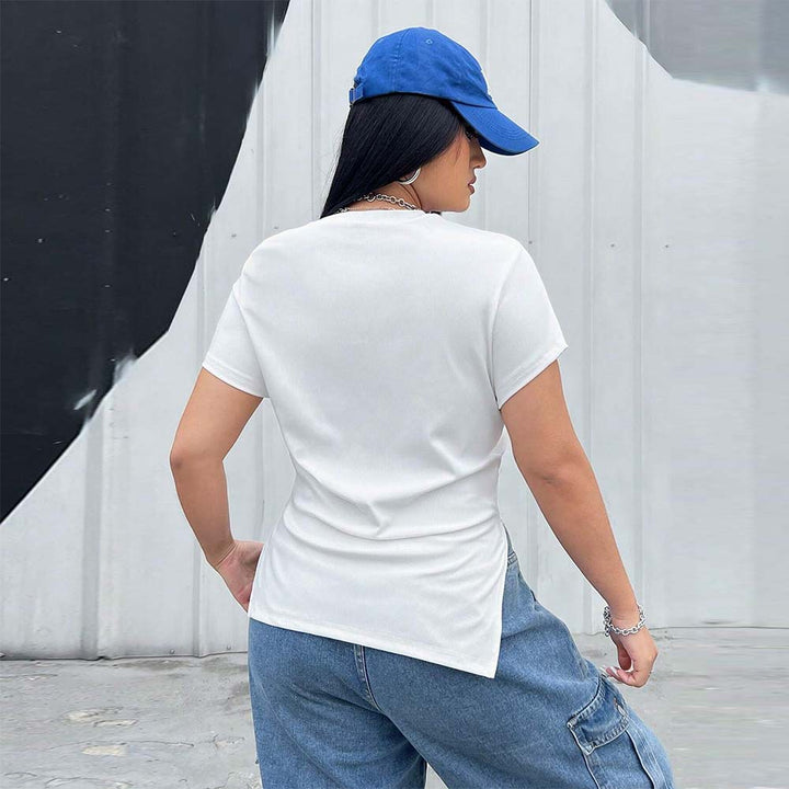 Dam t-shirt med sidoredskap och asymmetrisk skärning Mirla-Eva Jonsson