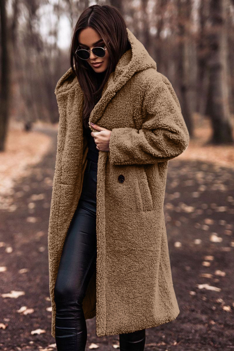 Dam-teddy-fleece-kappa med generös huva och praktiska sidofickor Mirla-Eva Jonsson