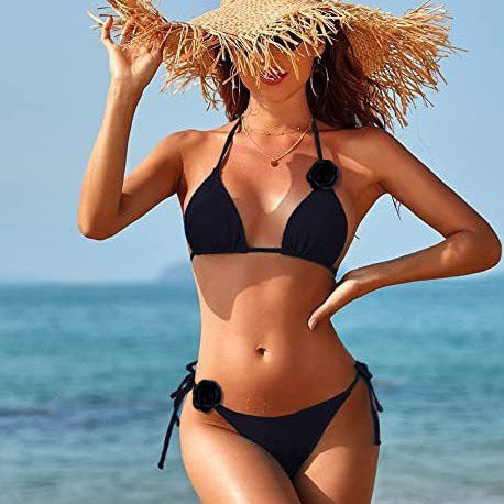 Dam triangel-bikini med lekfulla blommö appliqué och justerbara snoddband Mirla-Eva Jonsson
