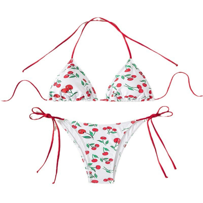 Dam triangeldesign bikini med slät körsbärsdesign och justerbara band Mirla-Eva Jonsson