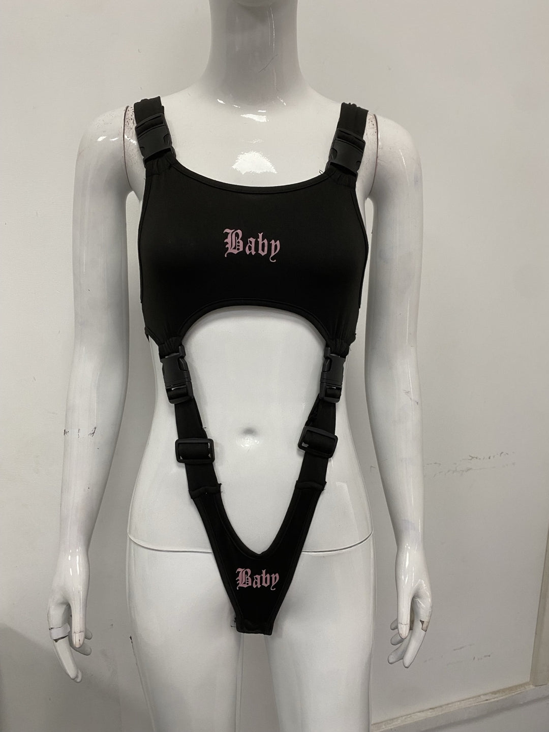 Dam wrap body med unikt design och justerbara band Mirla-Eva Jonsson