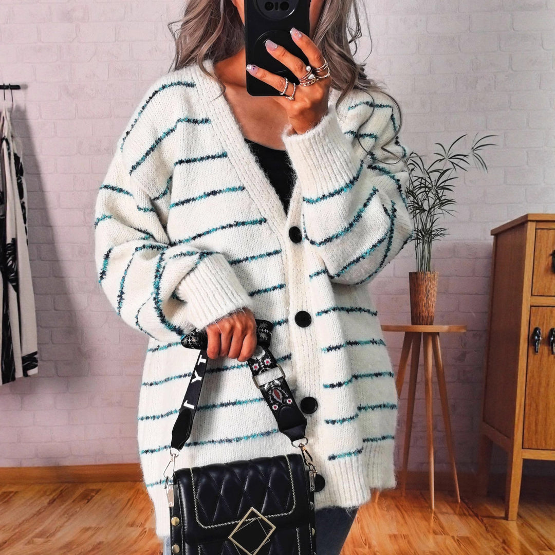 Damarnas grovstickad jacka med moda kontraststripes och eleganta knapppdetaljer Eva Jonsson-Eva Jonsson