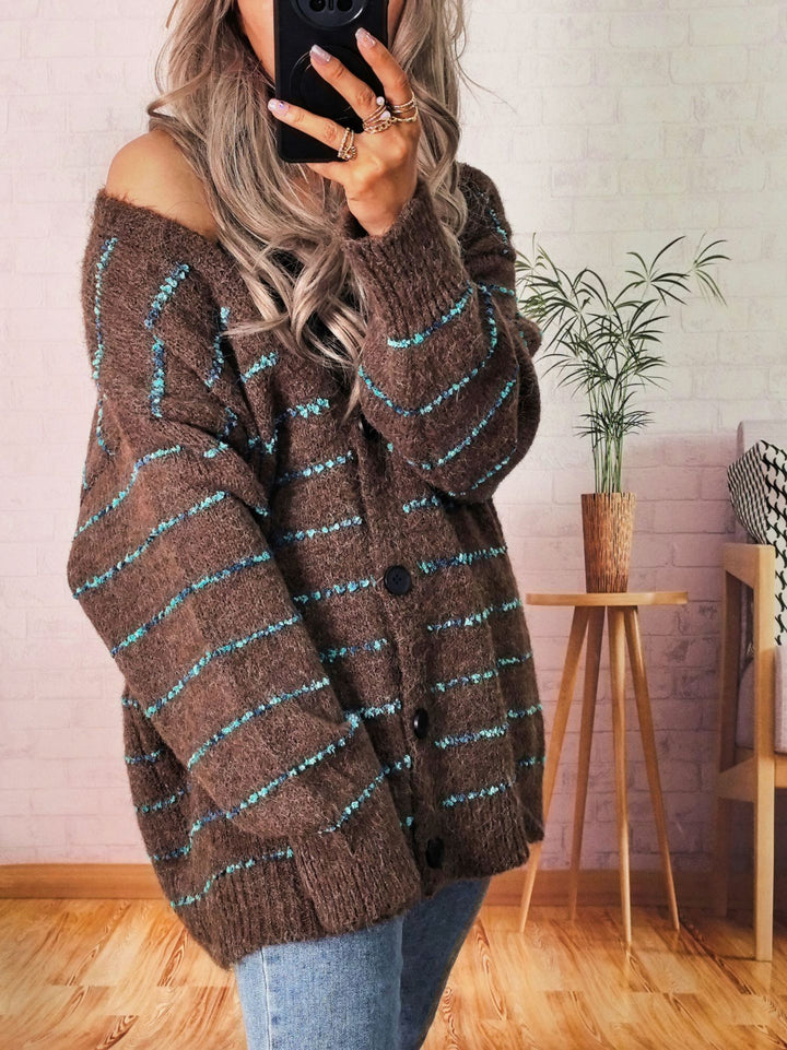 Damarnas grovstickad jacka med moda kontraststripes och eleganta knapppdetaljer Eva Jonsson-Eva Jonsson