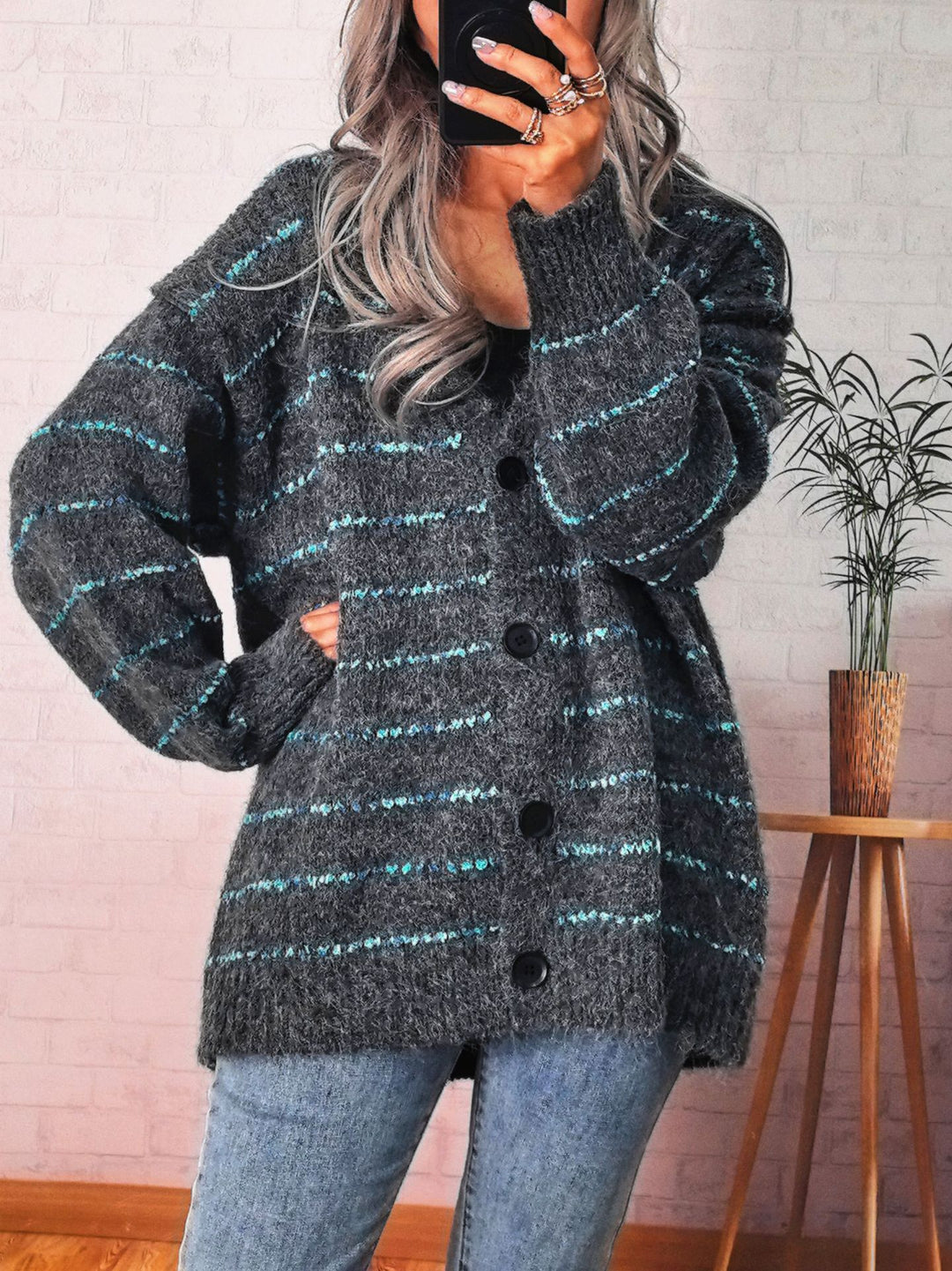 Damarnas grovstickad jacka med moda kontraststripes och eleganta knapppdetaljer Eva Jonsson-Eva Jonsson