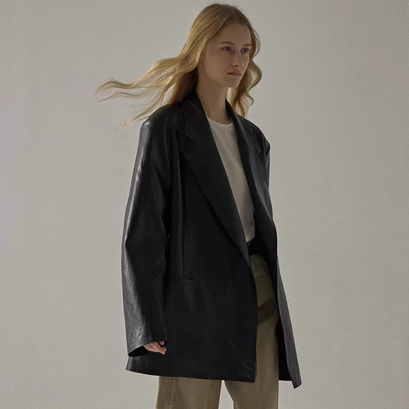 Damarnas överdimensionerade faux läder blazer Mirla-Eva Jonsson