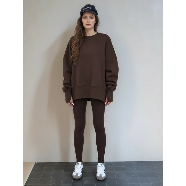 Damars mysiga sportset med lös sweatshirt och åtsittande leggings Mirla-Eva Jonsson