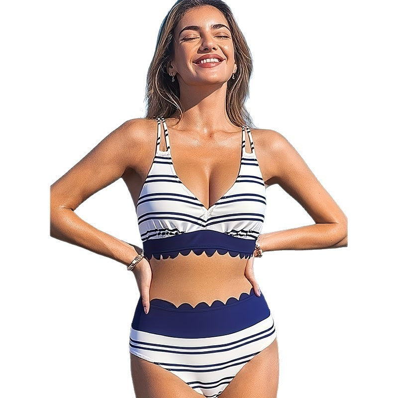Dambikini-set med modern design och raffinerade cut-out-detaljer Mirla-Eva Jonsson