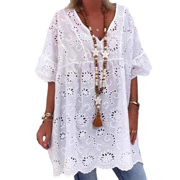Damblus med blommiga broderier och vida ärmar Mirla-Eva Jonsson