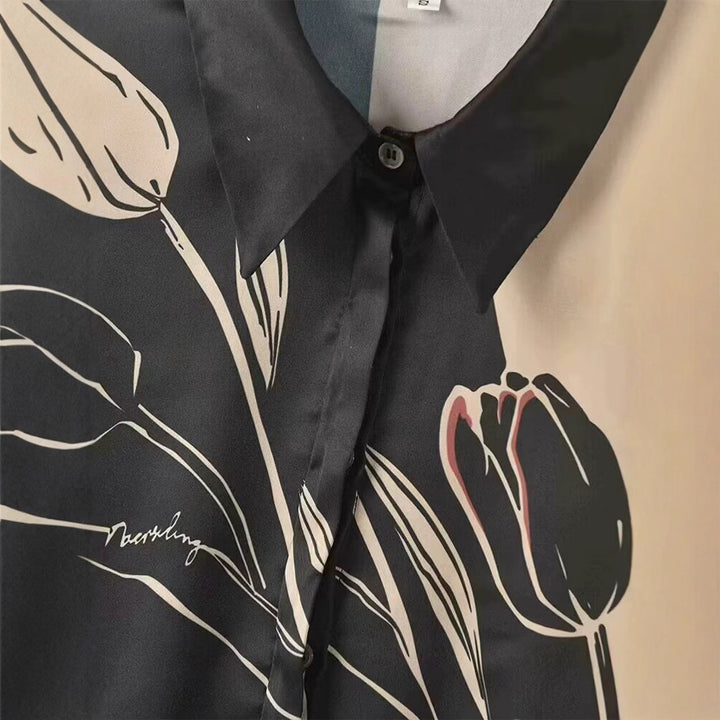 Damblus med blommönster och eleganta accenter Eva Jonsson-Eva Jonsson