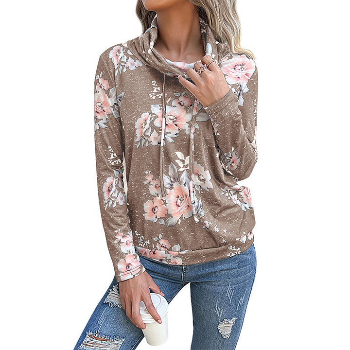 Damblus med blommönster och modern hoodie-utsnitt Mirla-Eva Jonsson