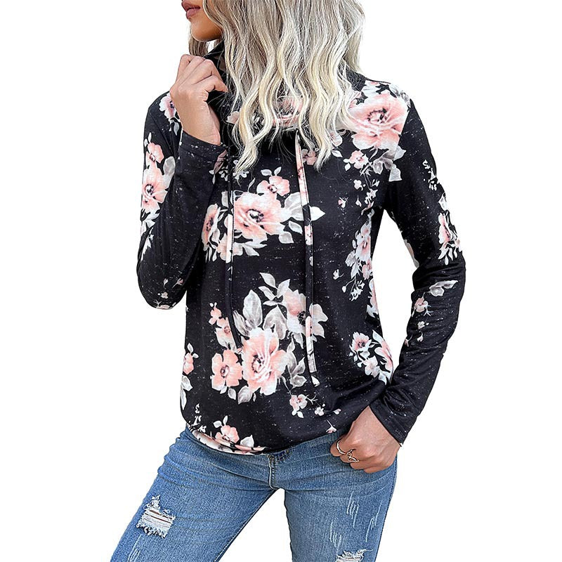 Damblus med blommönster och modern hoodie-utsnitt Mirla-Eva Jonsson