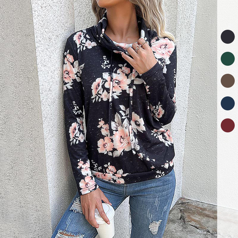 Damblus med blommönster och modern hoodie-utsnitt Mirla-Eva Jonsson