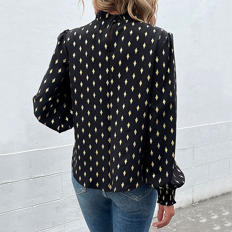 Damblus med elegant krage och modernt mönster Mirla-Eva Jonsson