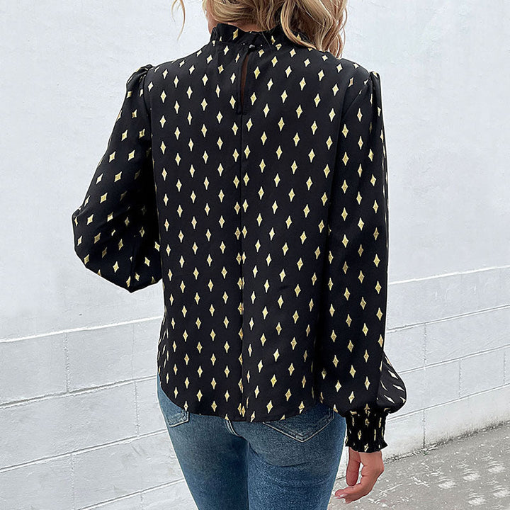 Damblus med elegant krage och modernt mönster Mirla-Eva Jonsson