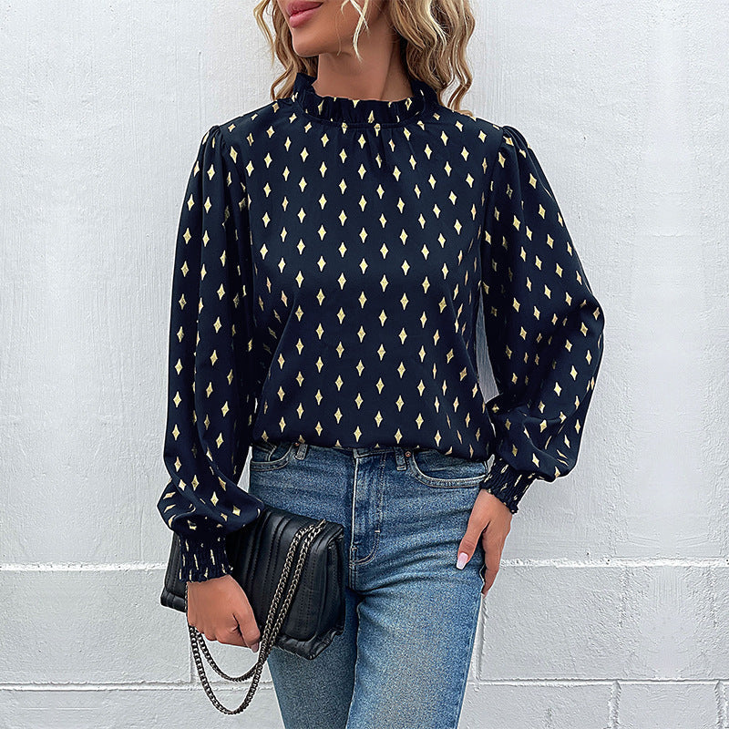 Damblus med elegant krage och modernt mönster Mirla-Eva Jonsson