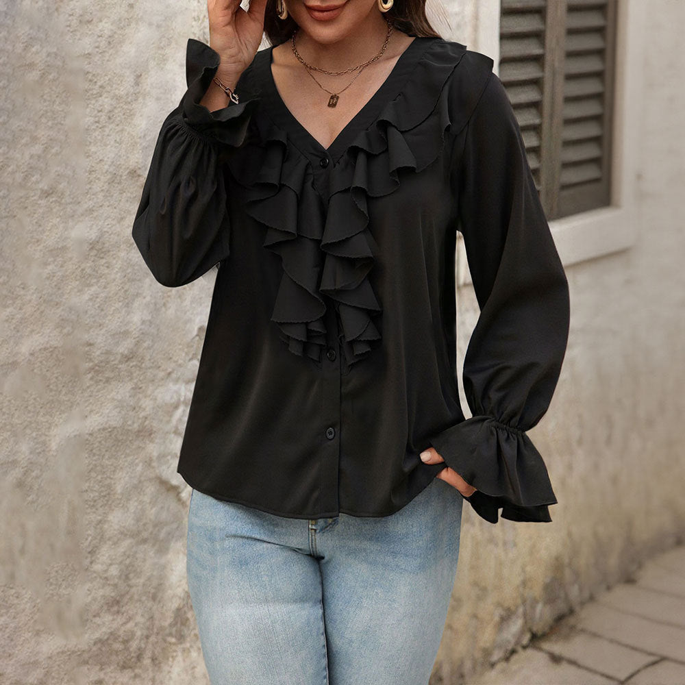 Damblus med eleganta volangdetaljer och chic V-hals Mirla-Eva Jonsson